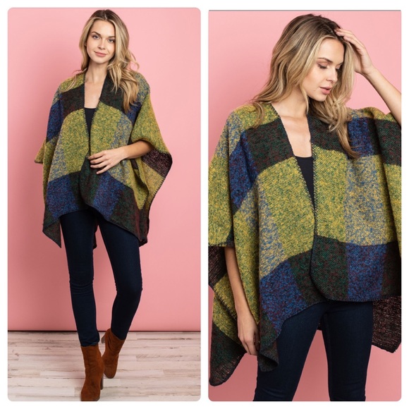🌺2/$35 sale one size checkered poncho - Picture 5 of 6